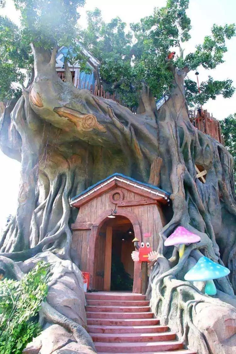 笑脸球的冒险之旅